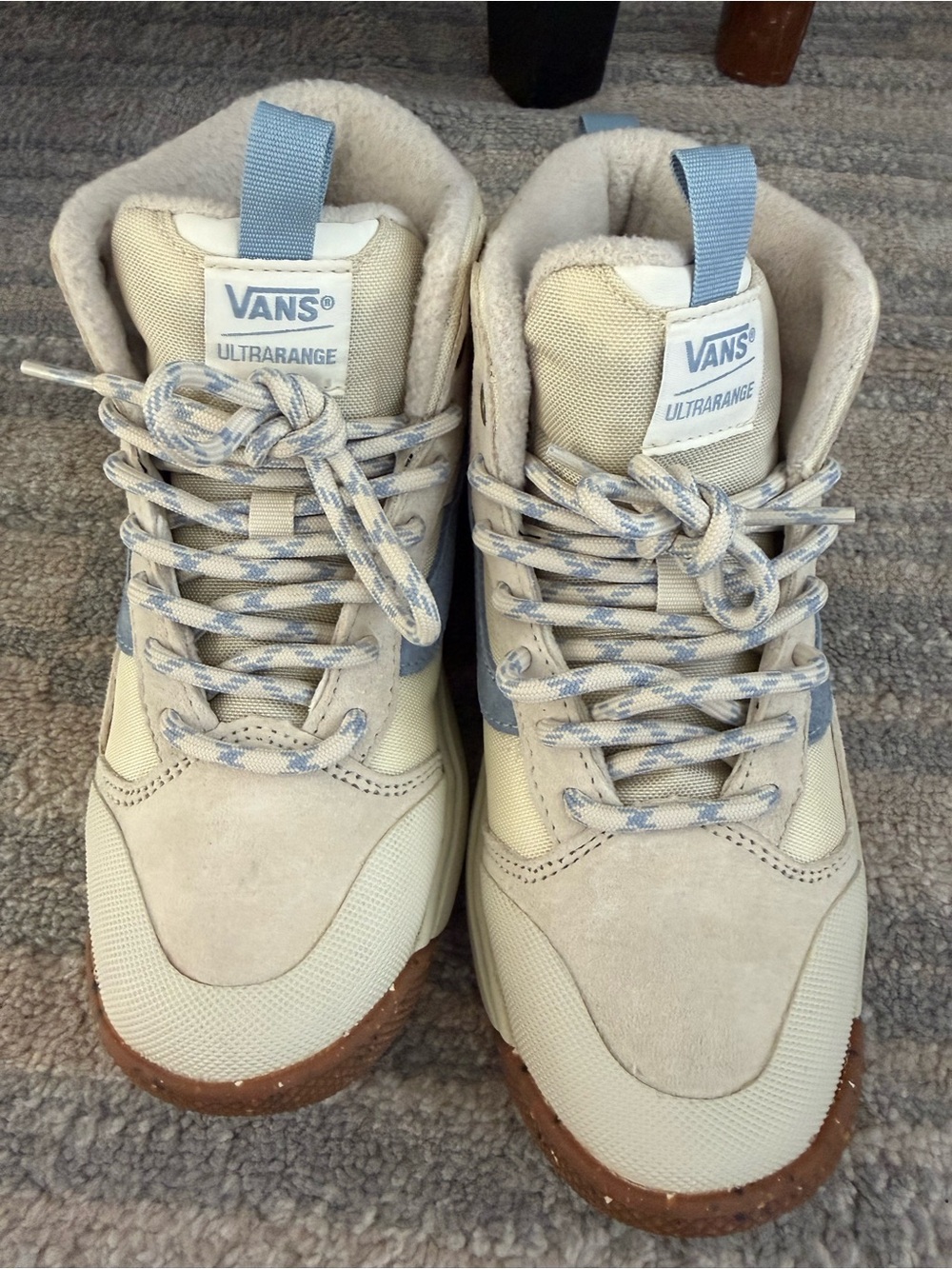 Vans Ultrarange Unisex Boots in Beige and Light Blue